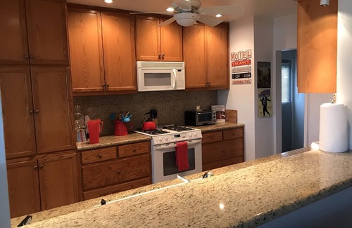 Warm Sands Villa | Downtown-PALM-SPRINGS-Get-AWAY