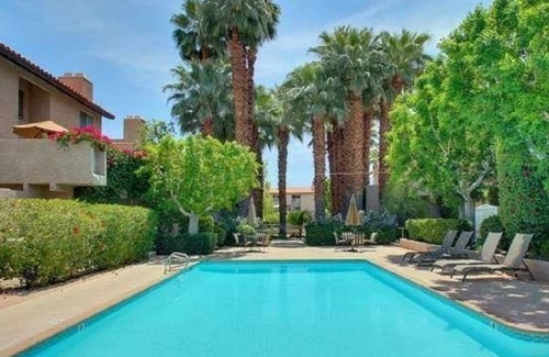 Baristo Condo | Downtown Palm Springs Gem