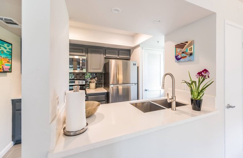 Downtown Palm Springs Condo | Downtown Palm Springs Luxury 1/1 Condo Pool/Spa/Tennis Courts