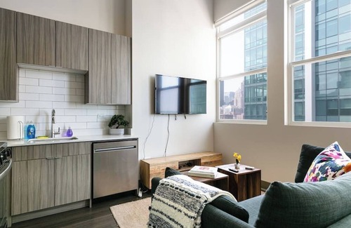 South Loop Condo | Downtown Park #11 - Mich Ave PH | gym+rooftop