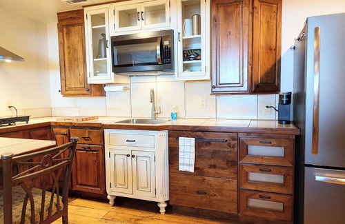 Silverthorne Apartment | Downtown Park and Rec Center. Pool/gym/hot tub 1 block away.