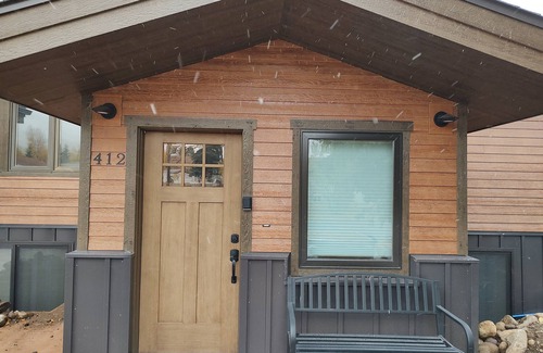 Silverthorne Apartment | Downtown Park and Rec Center. Pool/gym/hot tub 1 block away.