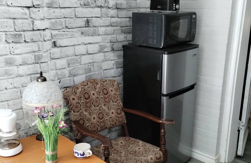 Peterborough Apartment | Downtown Peterborough property, lake view; walk to cafes, pubs theatre & beaches