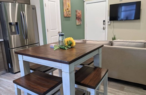 Old City Apartment | Downtown Philly 1BR with Stunning Views