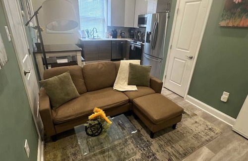 Old City Apartment | Downtown Philly 1BR with Stunning Views