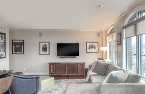 Plymouth Condo | Downtown Plymouth 2-bedroom Condo