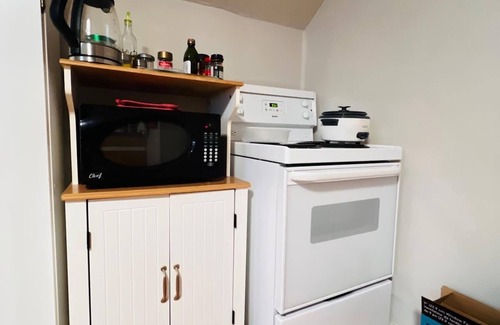 Medicine Hat House | Downtown Private Loft