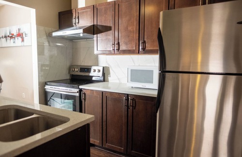 Sunnyside House | Downtown Private Room: By Bow River's Beauty house