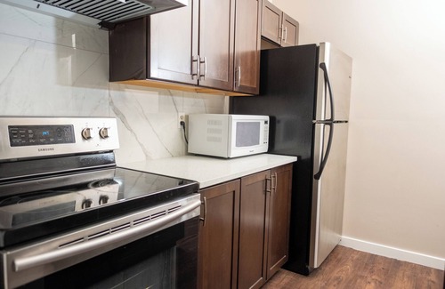 Sunnyside House | Downtown Private Room: By Bow River's Beauty house