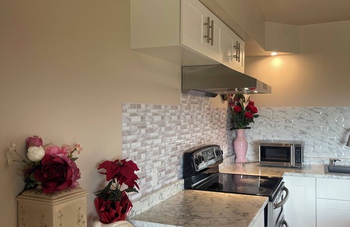 Powell River House | Downtown Private Villa within Four Seasons