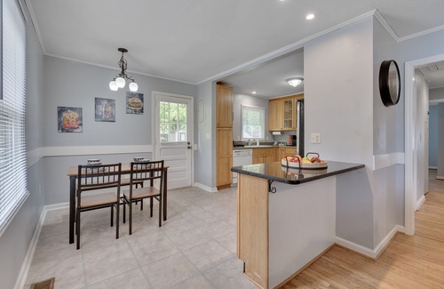 Southwest Raleigh House | Downtown Raleigh - Pack and Play - Stylish Stay