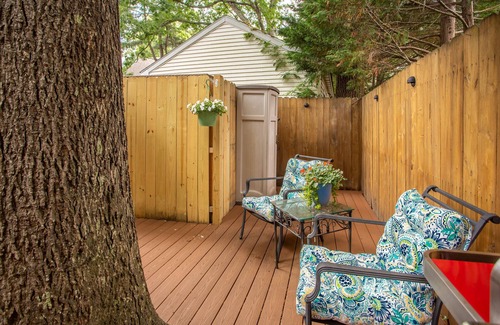 The Pines Cottage | Downtown Rehoboth Beach Efficiency Quick Walk to Beach & Downtown