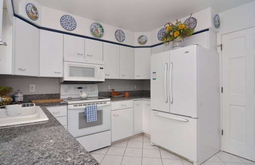 South Rehoboth House | Downtown Rehoboth Beach 1.5 Blocks to the Beach Sleeps 19 w/Parking