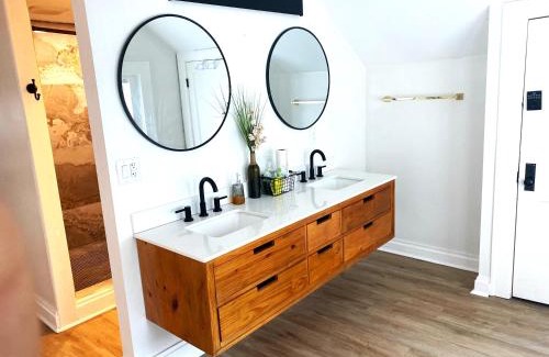 Livingston Park Apartment | Downtown Retreat - 1BR Oasis