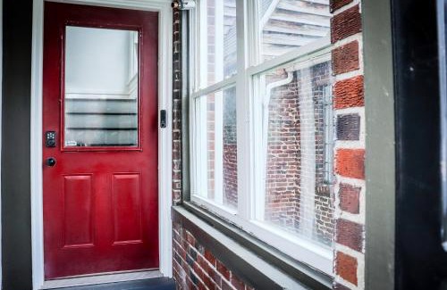 Livingston Park Apartment | Downtown Retreat - 2BR Oasis
