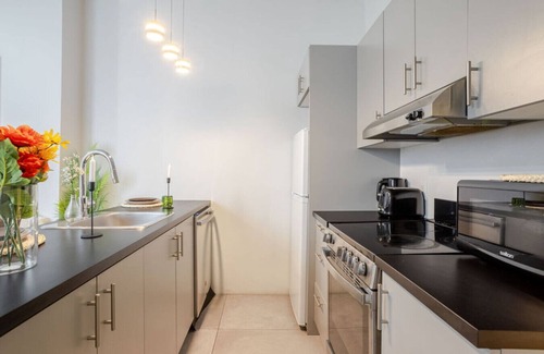 Downtown Montreal Apartment | Downtown Retreat, 4-min Walk to Metro