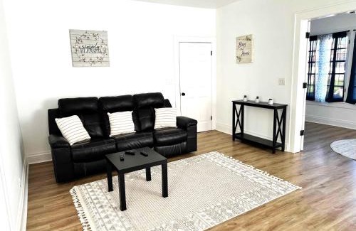 Livingston Park Apartment | Downtown Retreat - Cozy First Floor