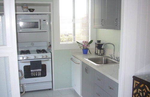 Laguna Cottage | Downtown Retreat - Fabulous 'outBACK' Cottage