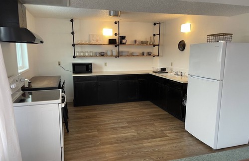 Crescent City Apartment | Downtown Retro Modern Flat, 3 blocks from the beach!