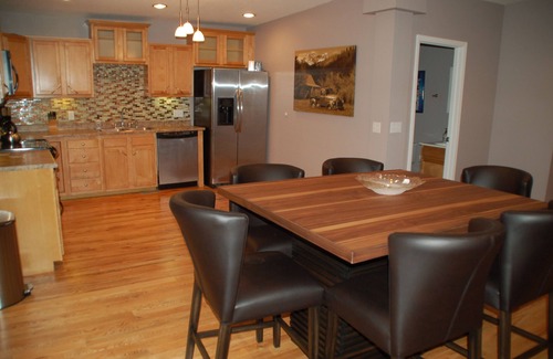 Cole Condo | DOWNTOWN/RINO DISTRICT Beautiful 2 Bedroom 2 Bath Condo