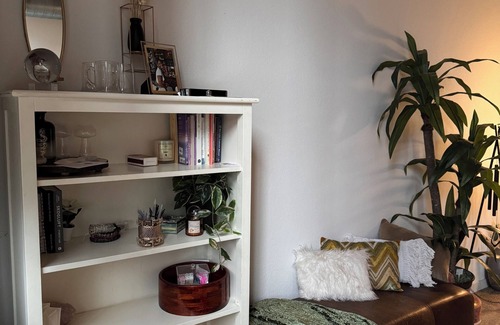 East Town Apartment | Downtown River Front {near Riverside thtr& Fiserv]