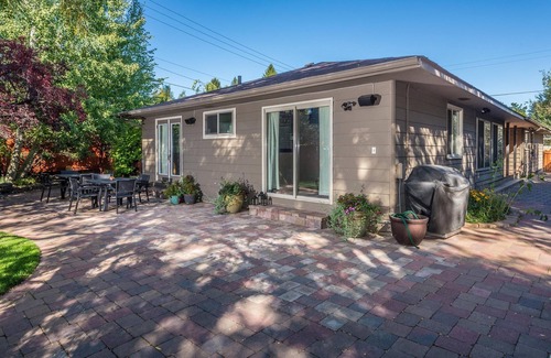 Old Bend House | DOWNTOWN RIVERFRONT HOME WITH RIVER ACCESS, BEST LOCATION, 2 PRIMARY BDRMS