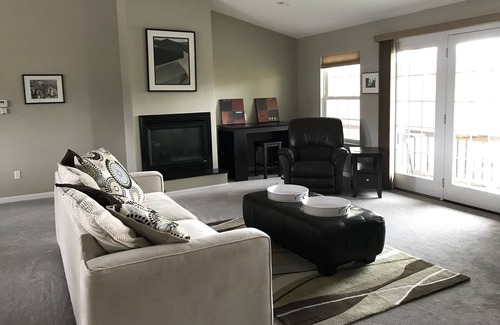 Grayling Condo | Downtown Riverside Condo