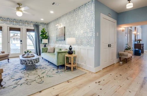 Rockwall House | Downtown Rockwall Stunning Victorian