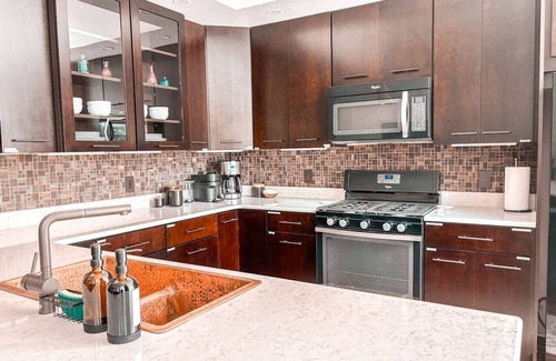 Downtown Greensboro Apartment | Downtown - Rooftop - Walkable