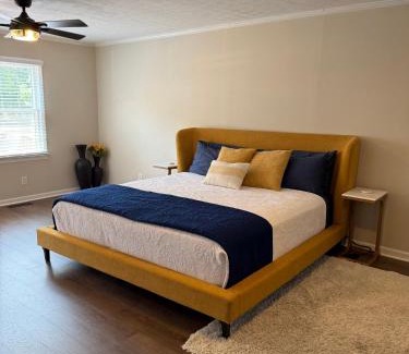 Russellville House | Downtown Russellville Home with Hot Tub