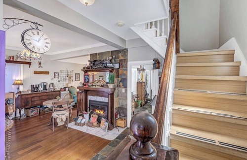 Glenwood Springs House | Downtown Rustic Luxury Garden Suite