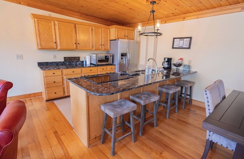 Mineral Point House | Downtown's Best View at Howdle's Retreat