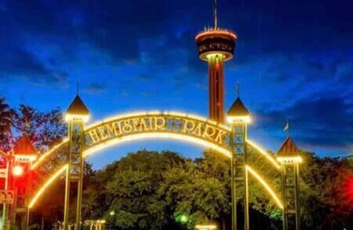 Denver Heights Apartment | Downtown SA Cozy & Central 2 BR Apt