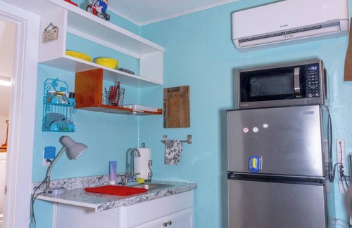 Saint Jo Cabin | Downtown Saint Jo | KING bed | sleeps 2