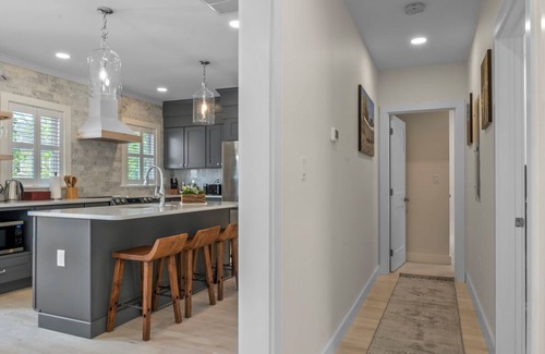 Salem Apartment | Downtown Salem Gem: 3BR, Patio & Easy Parking