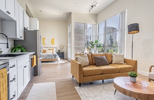 Marina District Condo | Downtown San Diego Oasis