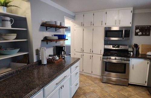 Coeur d'Alene House | Downtown Sanders Beach Bungalow-
