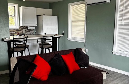 Park East Apartment | Downtown Sarasota Florida Vacation Rental, 2BR/2BA Apt, 5–10min to Lido & Siesta