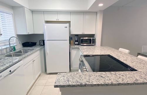 Laurel Park Apartment | DOWNTOWN SARASOTA - Historic Laurel Park - PETS ALLOWED