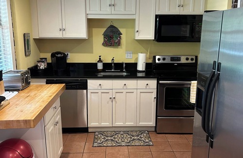 Beach Institute Apartment | Downtown Savannah Garden Oasis near Forsyth Park