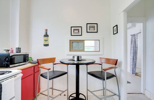 Schertz Apartment | Downtown Schertz Vacation Rental Near Restaurants!