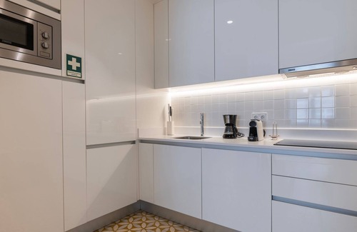 Santa Maria Maior Apartment | Downtown Sleek Apartment by LovelyStay