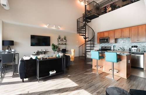 Sandusky Condo | Downtown Sleeps 8 By Cedar Point Sports Force Kalahari!