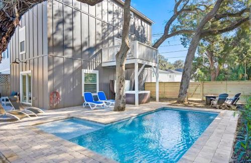 St. Augustine House | Downtown St Aug Home by Fountain of Youth Pool Spa by Beach Add Golf Cart