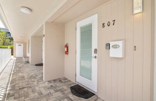 Old Naples Apartment | Downtown Starfish 807