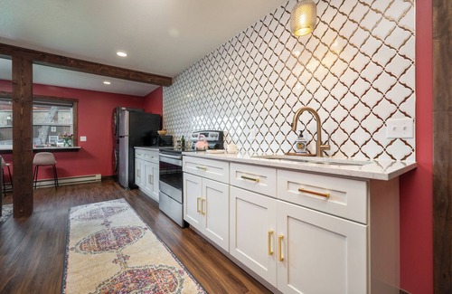 Prescott Condo | Downtown Stay | Rooftop & Game Room