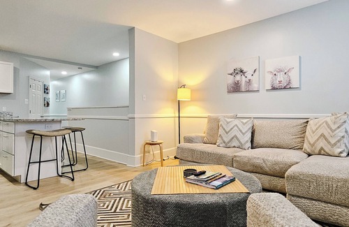 Wilmington Apartment | Downtown: Steps to DuPont Hotel