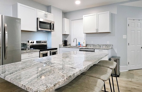 Wilmington Apartment | Downtown: Steps to DuPont Hotel