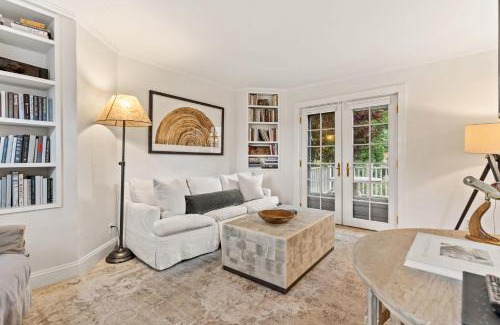 Newburyport House | Downtown Steps to Waterfront "The Garden"