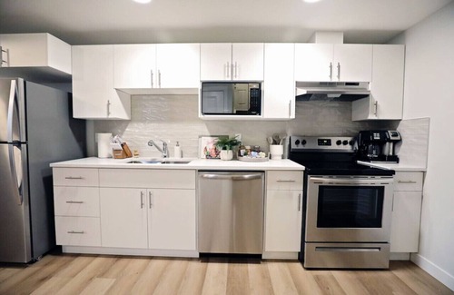North Central Edmonton Condo | Downtown Suite King Beds|Long Stays|Disney+